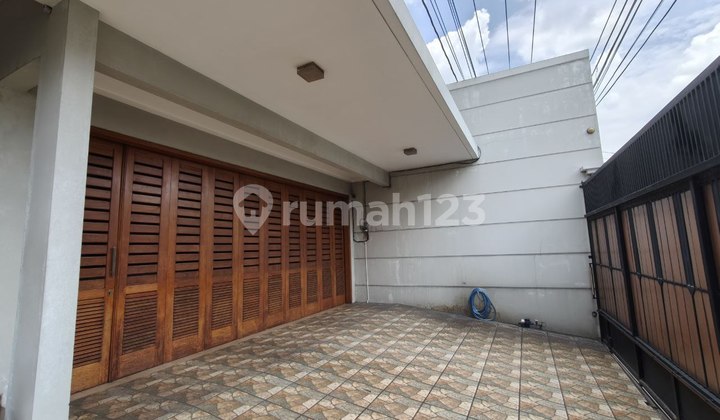 Rumah Mewah Siap Huni 2 Lantai Furnish Strategis Dekat Exit Tol Dan Rs Jih 2