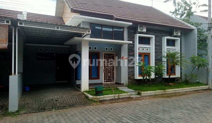 Nice House Cluster Fully Furnished Near The Park Mall and Pakuwon Mall Solo Baru