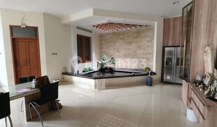 Rumah Mewah Strategis Furnish 2 Lantai Janya Selangkah ke Solo Kota 2