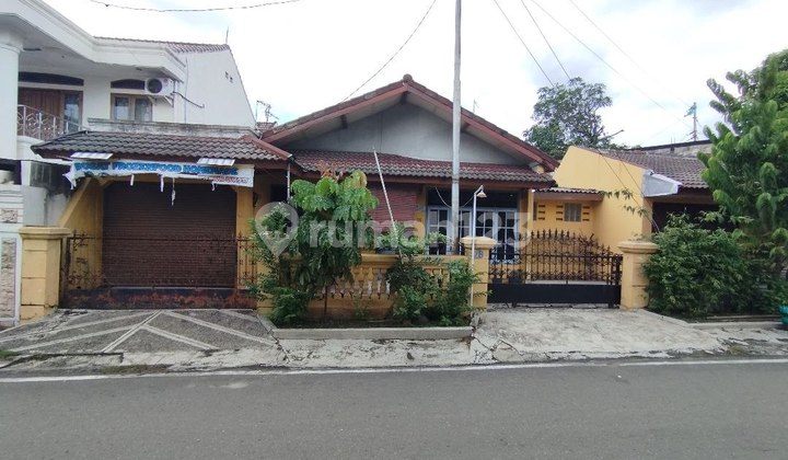 Spacious, Ready-to-Live, and Comfortable House Near Jayawijaya Park, Solo City Spacious, Ready-to-Live, and Comfortable House Near Jayawijaya Park, Solo City