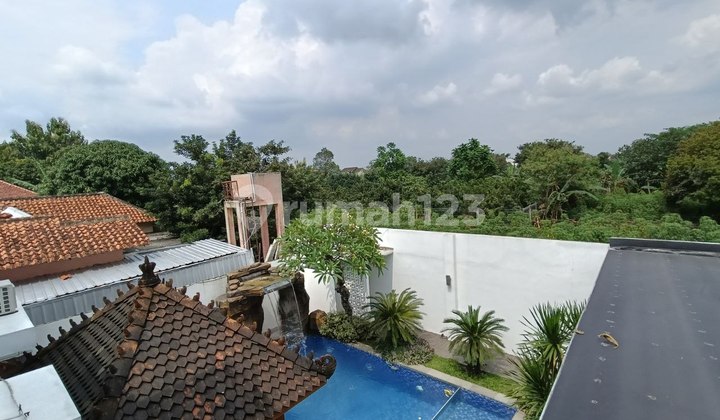 Luxurious Spacious Furnished House with Private Swimming Pool Near Solo City. 2