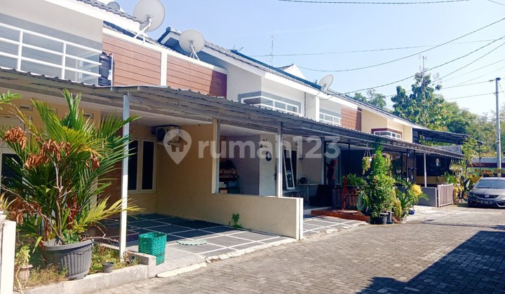 Beautiful Furnished Cluster House Only 8 Minutes to Moewardi Hospital Solo Beautiful Furnished Cluster House Only 8 Minutes to Moewardi Hospital Solo