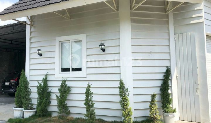 Beautiful Modern American Style House Strategic Location Only 7 Minutes to UNS Solo Campus 2