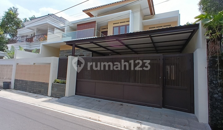 Rumah Baru Mewah Istimewa 2 Lantai Dekat Fave Hotel Manahan Solo 2