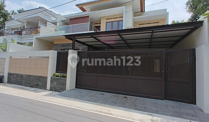 Rumah Baru Mewah Istimewa 2 Lantai Dekat Fave Hotel Manahan Solo 1