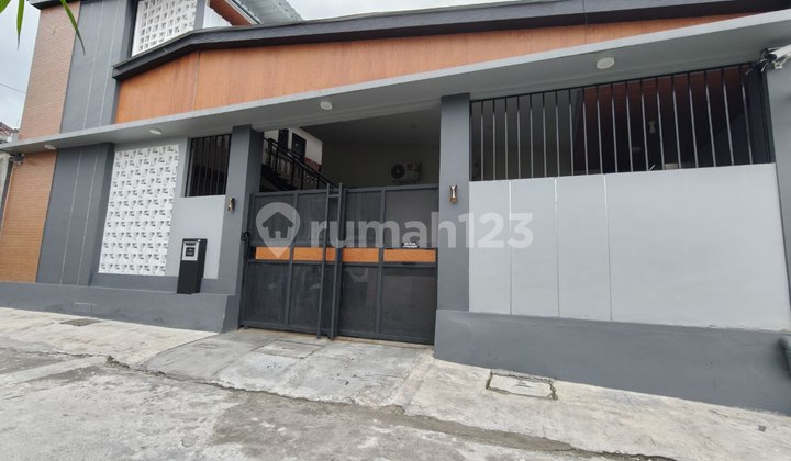Modern Exclusive Boarding House Near UNS Campus and Moewardi Hospital 2