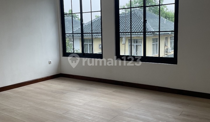 DIJUAL RUMAH SIAP HUNI MEWAH DI SENTUL LOKASI PREMIUM