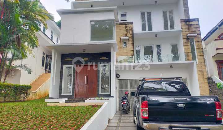 Rumah Sentul Mewah 3 Lantai Dijual Murah