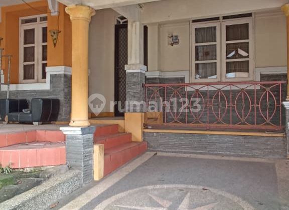 House, SHM, Rare in Tourist City