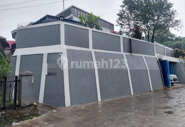 Dijual Rumah Strategis di Cisarua, Bogor Dekat Jalan Raya 