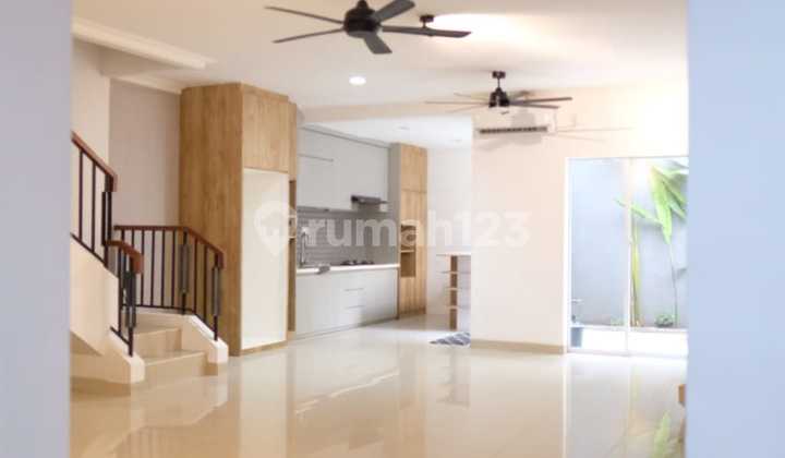 Luxury House for Sale, Facing the Park – Ready to Live In & Park View