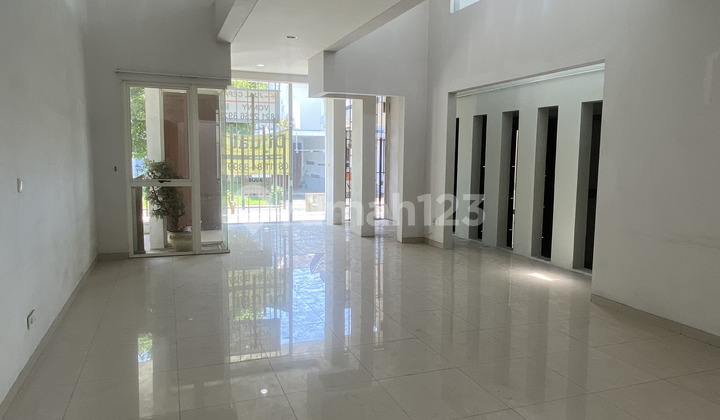 Rumah Ada Garasi di Sutera Victoria Alam Sutera, Tangerang Selatan