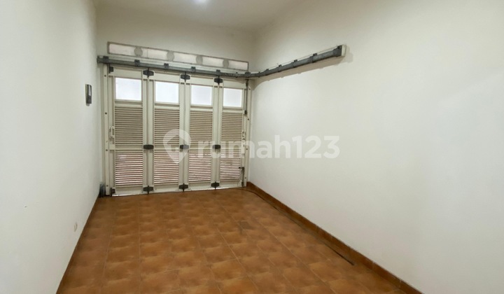 Rumah di Emerald Gading Serpong PHG Pondok Hijau Golf, Tangerang 2