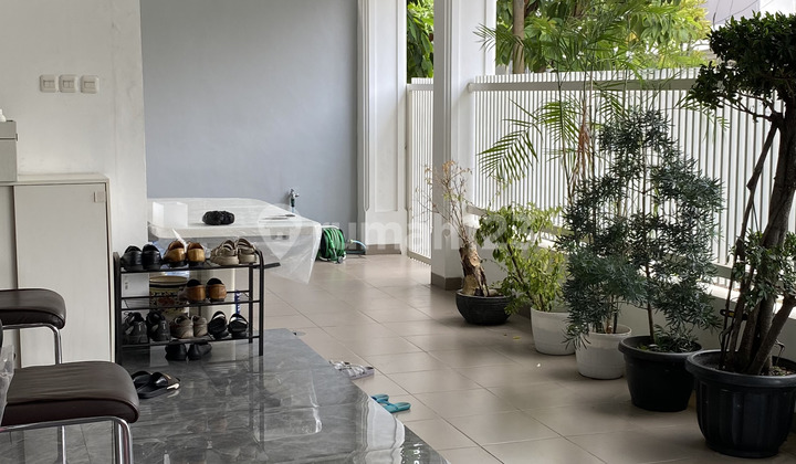 Rumah Bagus Full Furnished di Bintaro Sektor 9, Tangerang Selatan
