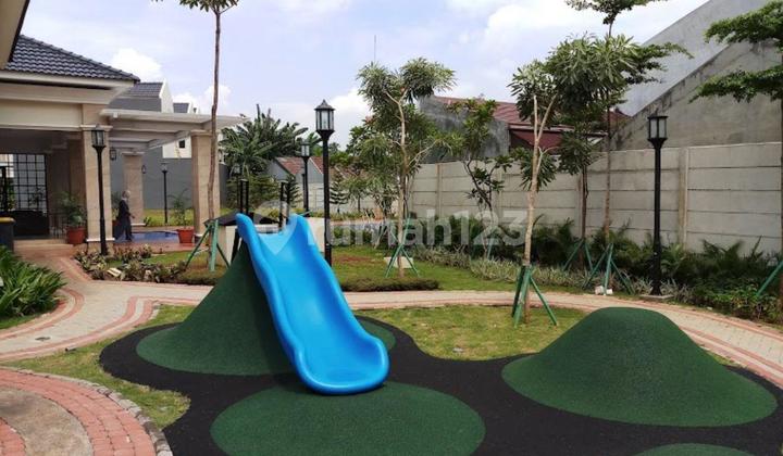 House Near Modern Market in Alegria Park BSD Cluster, South Tangerang