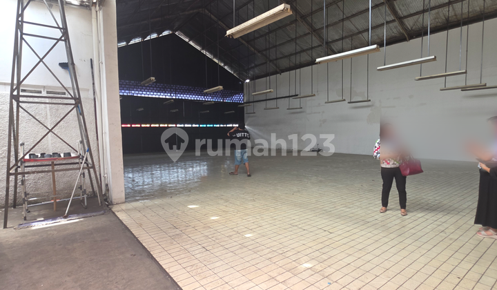 Gudang Bagus 400 m2 Lengkap dengan Kantor, Mezzanine, Mushola di Medan Satria, Bekasi