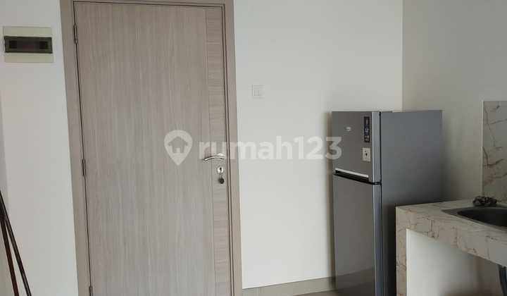 Apartment 3 BR Furnished Bagus di Apartemen Paradise Mansion