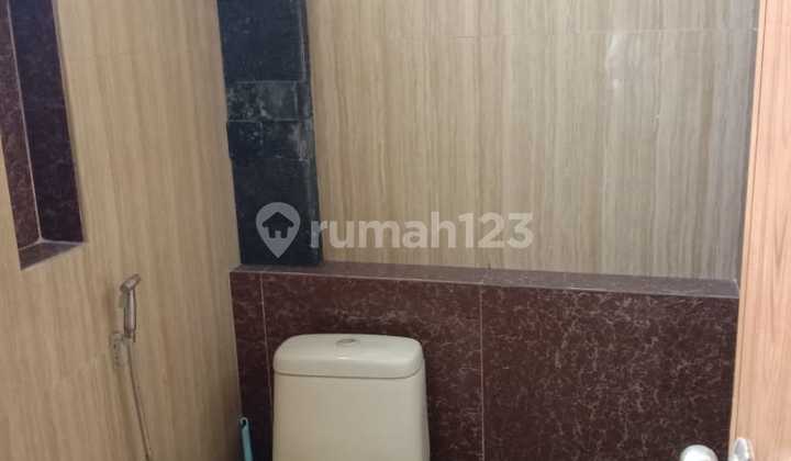 Good &amp; Ready to Occupied, 3.5 Story Shop House, Strategic Location, in Fatmawati 2