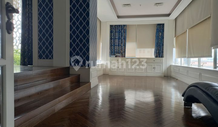 For Immediate Rent: Neat Building in Menteng, Central Jakarta
