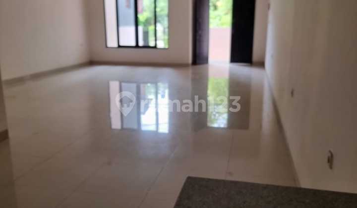 Disewakan Rumah 3 Lantai Strategis Bisa Usaha Di Kelapa Gading Jakarta Utara Disewakan Rumah 3 Lantai Strategis Bisa Usaha Di Kelapa Gading Jakarta Utara