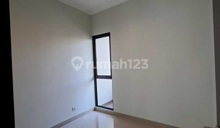 Dijual Cepat Rumah Siap Huni 2 Lantai Summarecon Crown Gading 2