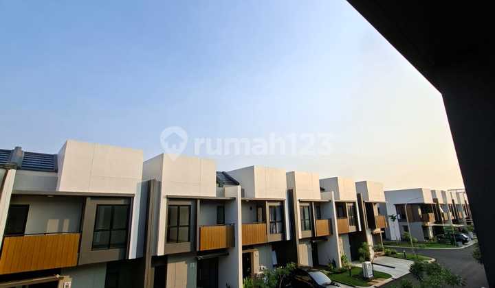 Dijual Cepat Rumah Siap Huni 2 Lantai Summarecon Crown Gading