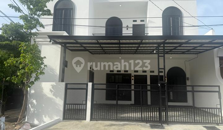 Rumah Empat Kamar Dua Lantai di Prima Harapan Regency (73638 Lan) Rumah Empat Kamar Dua Lantai di Prima Harapan Regency (73638 Lan)