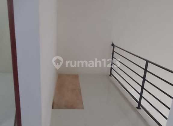 Rumah Baru Selesai Renovasi, Siap Huni di Taman Galaxy Bekasi 2