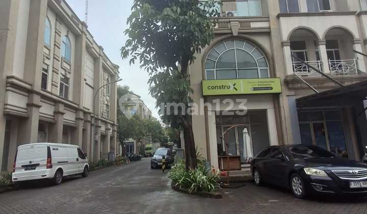 2½ Story Hook Ruko Ready to Use, in Grand Galaxy Bekasi
