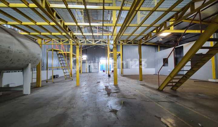 Container Access Warehouse, Ready to Use in Cikunir, Bekasi