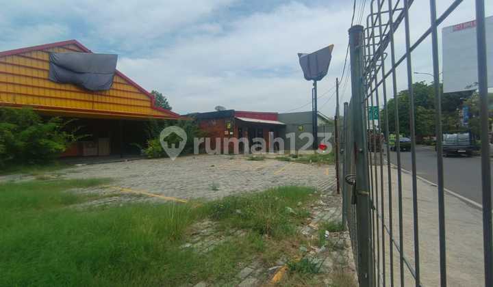 For rent: former restaurant commercial space on Jl Raya Jatiasih, Bekasi For rent: former restaurant commercial space on Jl Raya Jatiasih, Bekasi