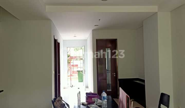For Rent and Sale Town House Puri Mansion Kembangan West Jakarta.