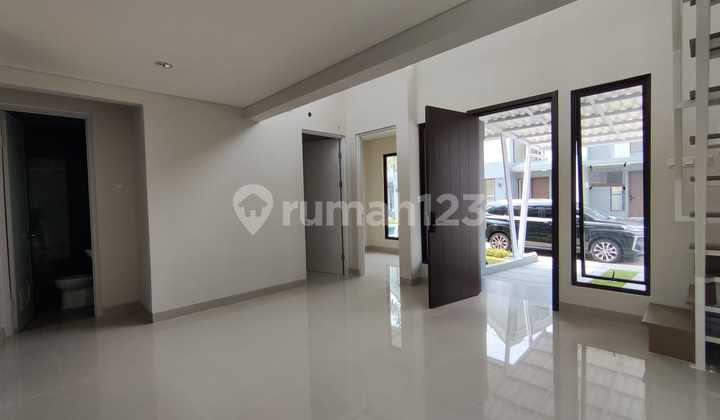 Disewa Rumah Brand New Paramount Petal 8X15, Bangunan 1 Lantai+ Mezzanine, 3 Kamar Tidur Lokasi Strategis Lingkungan Aman Tenang Asri Dekat Akses Jalan Tol 1