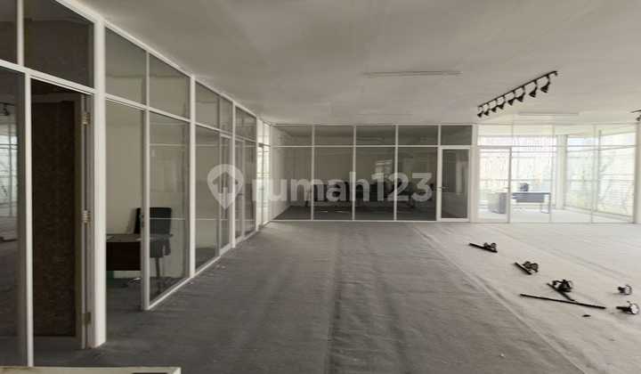 Gedung 4 LT Siap Pakai Lokasi Strategis Jantung Kota Surabaya