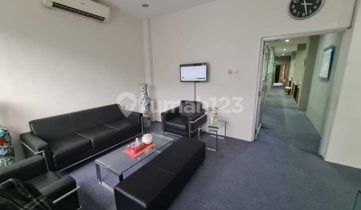 Ruko 4 Lantai Siap Huni Cocok untuk Kantor, Klinik, Showroom
