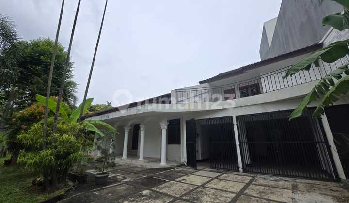 Rumah Hoek Menteng Dijual