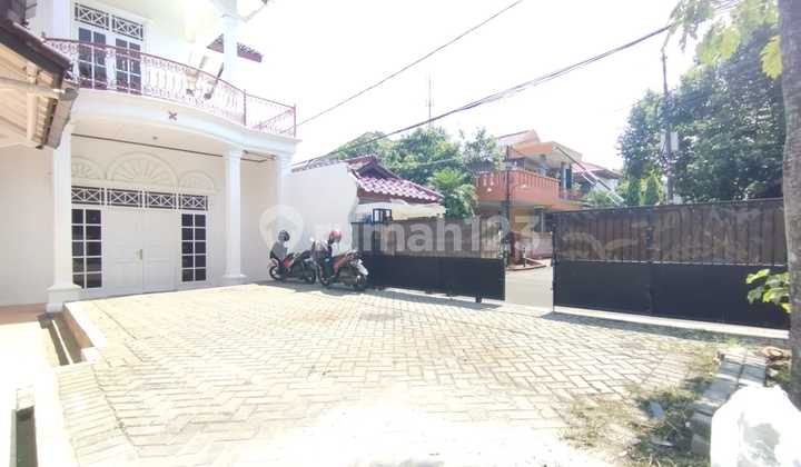 Disewakan Rumah Cantik Hook Luas Di Tengah Kota Bogor 2