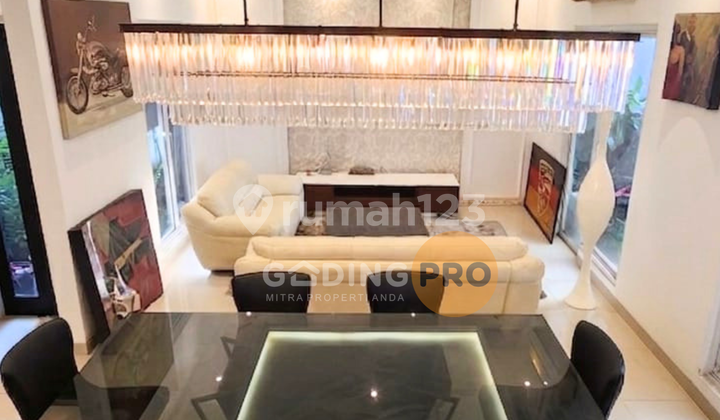 Selling House at San Lorenzo Gading Serpong, Well-Furnished Interior Selling House at San Lorenzo Gading Serpong, Well-Furnished Interior