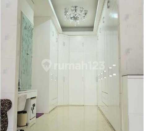 Rumah 2 Lantai Di Citra Gran Sangat Siap Huni Ada Pool Pribadi  2