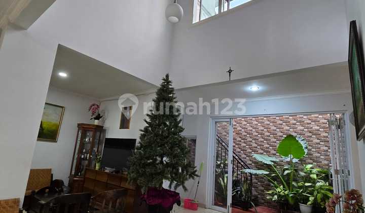 Rumah Rapih 2 Lantai Siap Huni Di Legenda Wisata  2