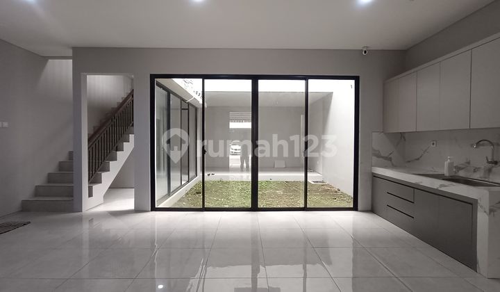 Dijual Rumah Grand Wisata, Siap Huni 2