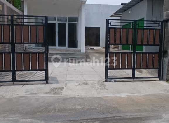 For Sale: Shop House, Warehouse, and Kiosk in Ngasem, Colomadu 1