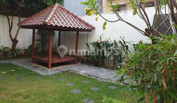 Dijual Rumah Hadap Taman 2