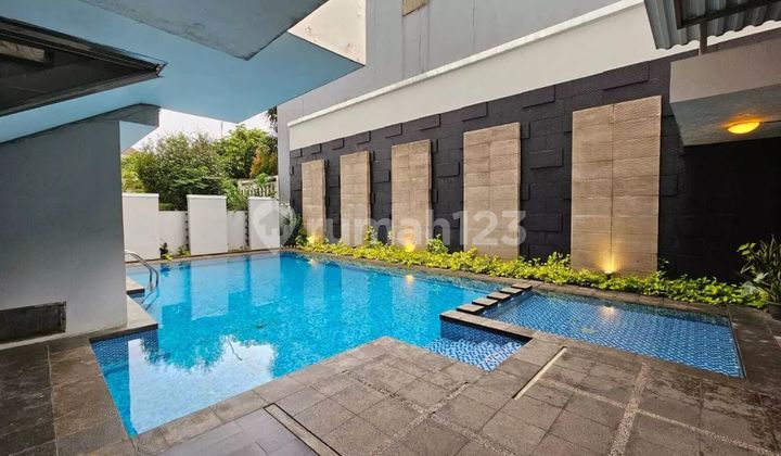 Di Jual Rumah Mewah Cantik Dan Produktif Di Boulevard Kota Wisata