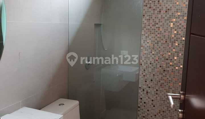 Corner House Permata Buana 2