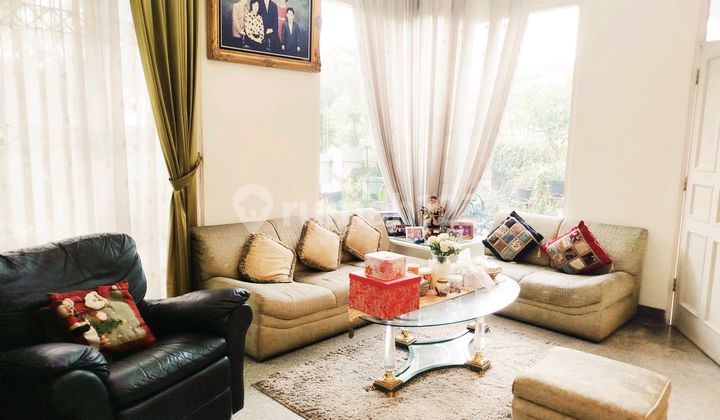 Rumah Hoek Dengan Sirkulasi Yang Baik 2