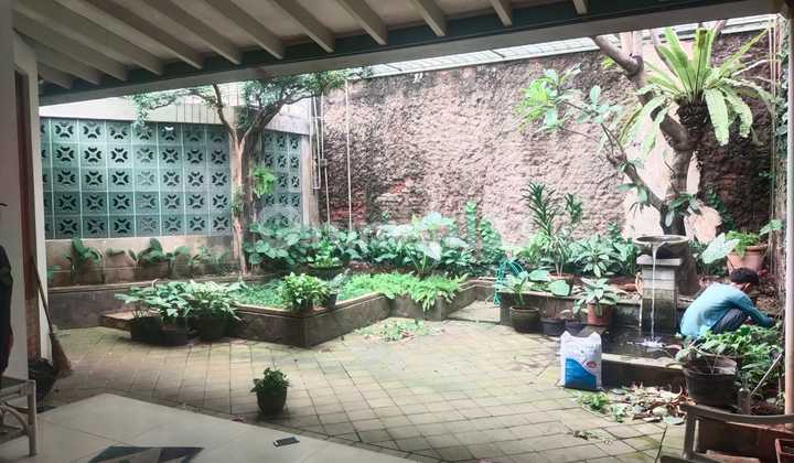 Rumah Kombinasi Estetika Klasik - Elegan Rumah Kombinasi Estetika Klasik - Elegan