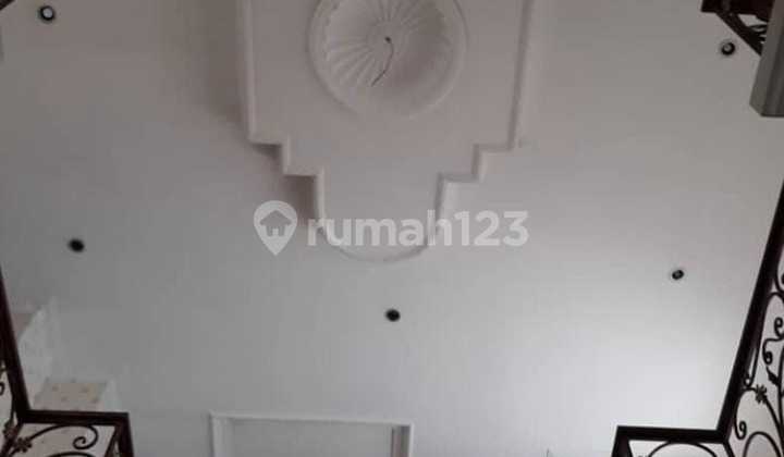 Dijual Rumah 2 Lantai di Kutisari Utara 2