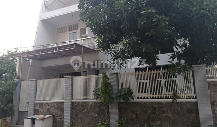 Dijual Rumah Semi Furnish Simpanh Darmo Permai Selatan Dijual Rumah Semi Furnish Simpanh Darmo Permai Selatan