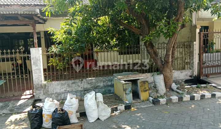 DIJUAL MURAH RUMAH HITUNG TANAH DI KUTISARI INDAH UTARA